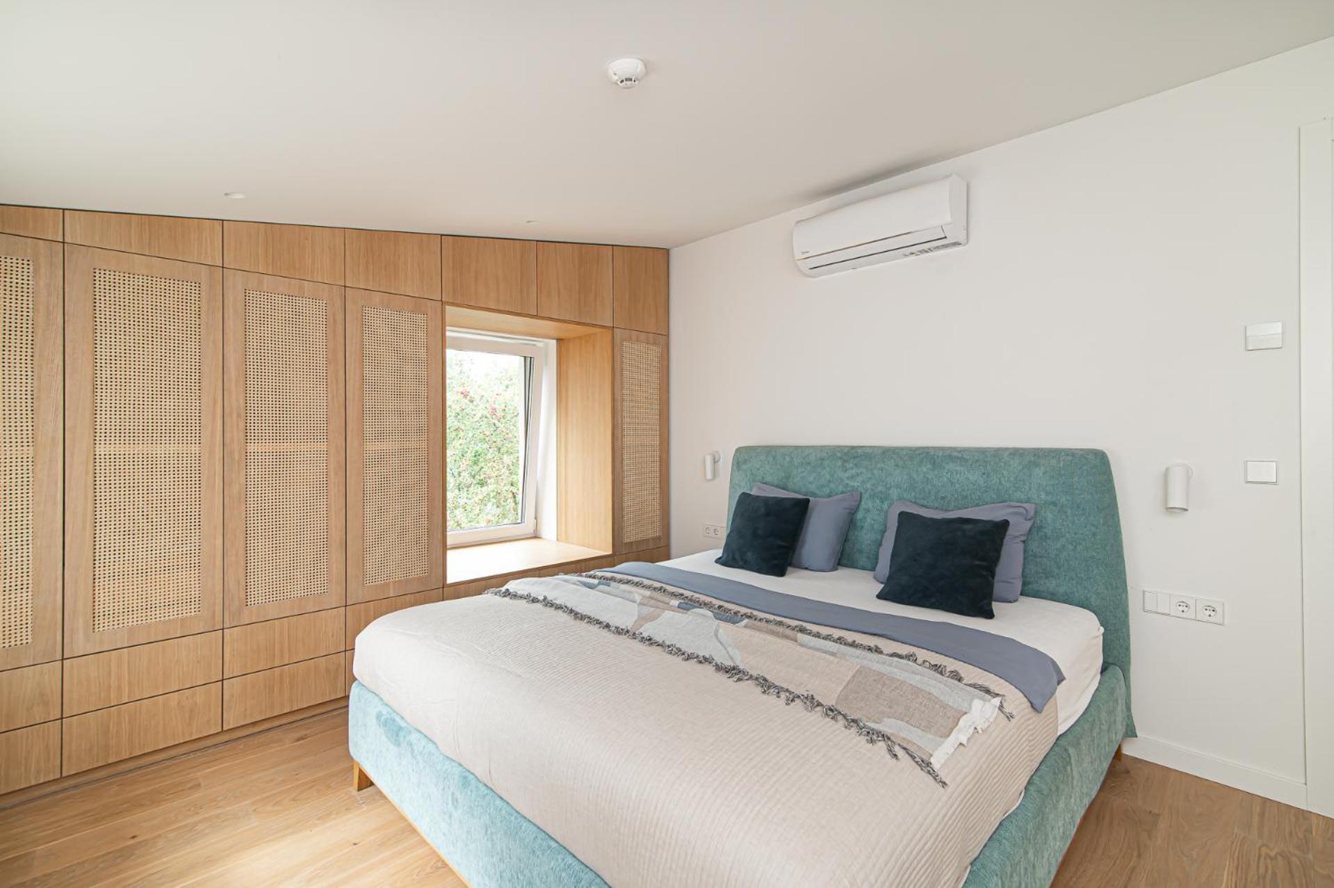Spacious & Stylish In Center *